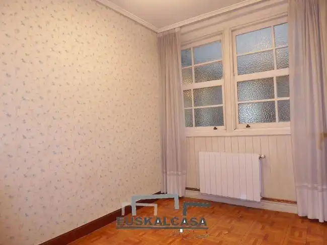 Bedroom of Flat for sale in Bilbao   with Heating and Balcony