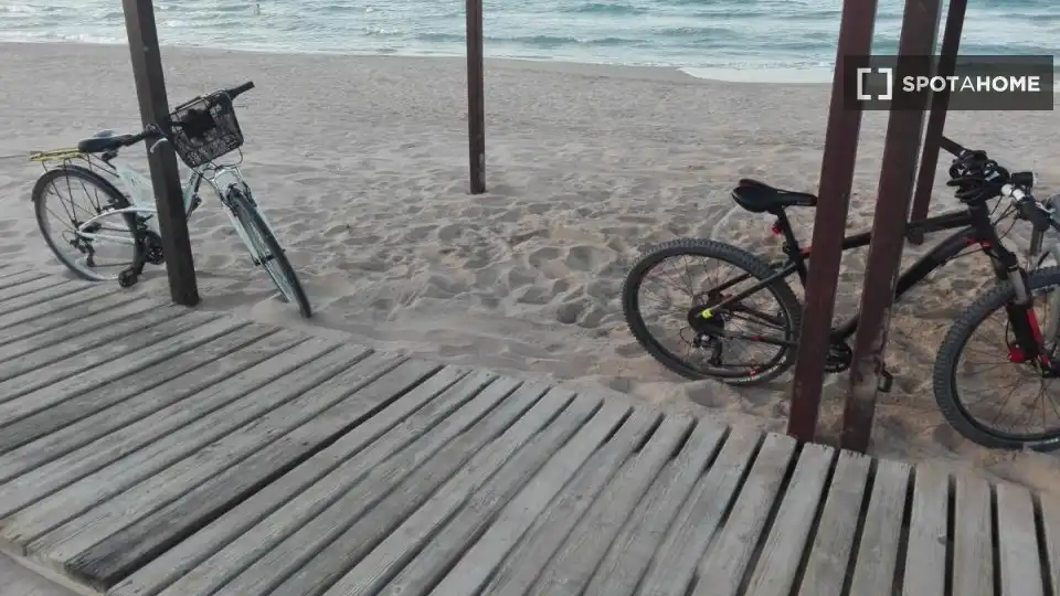 Parking de Piso de alquiler en Oliva con Aire acondicionado, Calefacción y Amueblado
