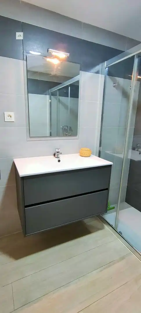 Baño de Piso de alquiler en Huesca con Calefacción, Terraza y Amueblado