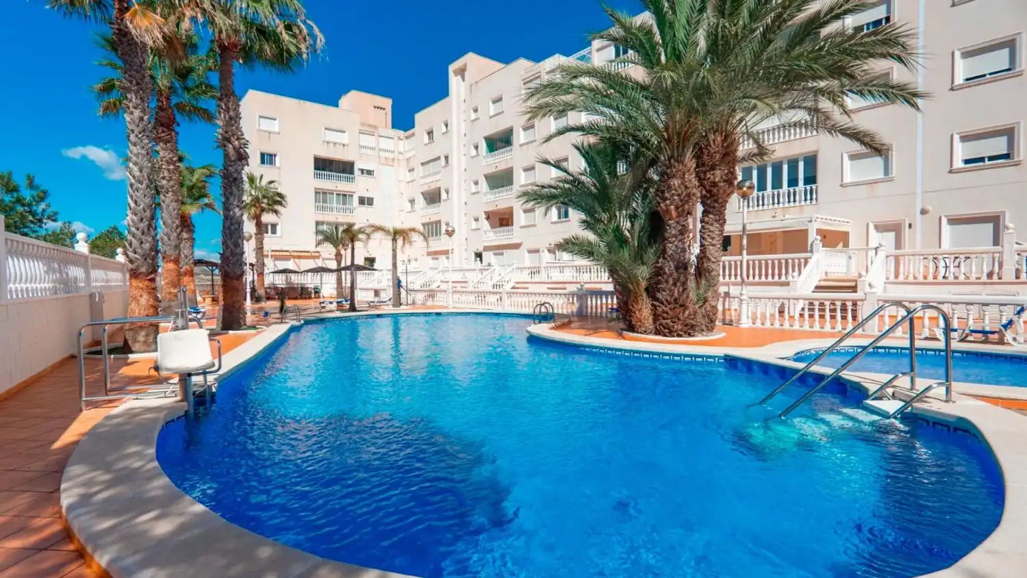 Piscina de Pis en venda en Guardamar del Segura amb Aire condicionat, Terrassa i Piscina comunitària