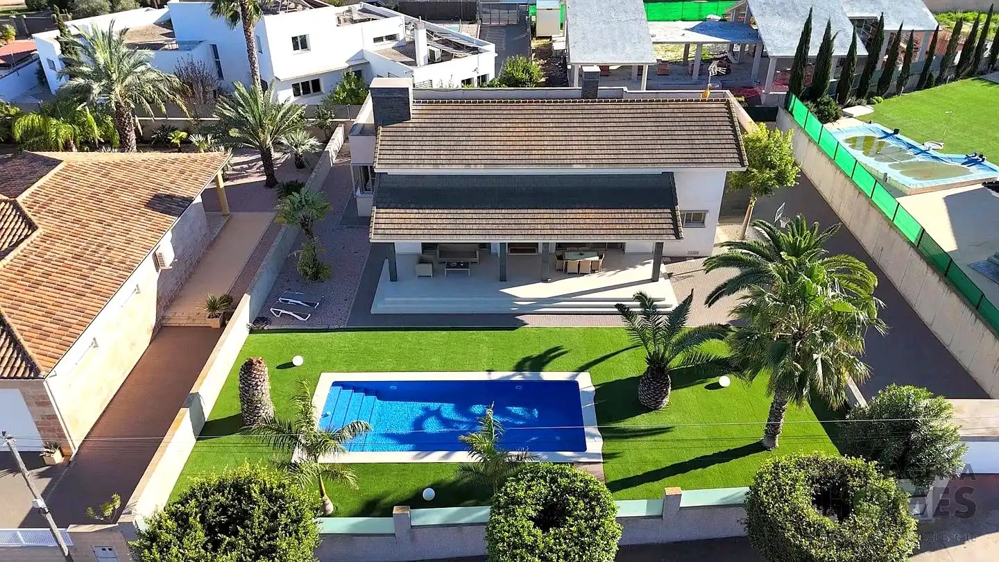 Casa con giardino in vendita a Loma Farías 23, imagen 2