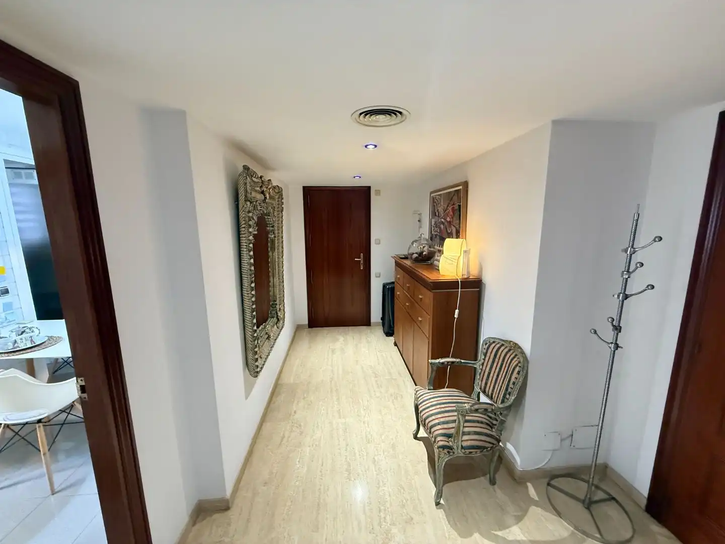 Appartement compact avec ascenseur à vendre à Germanetes 10
