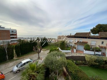 Penthouse mit Pool zum Verkauf in El Balís
