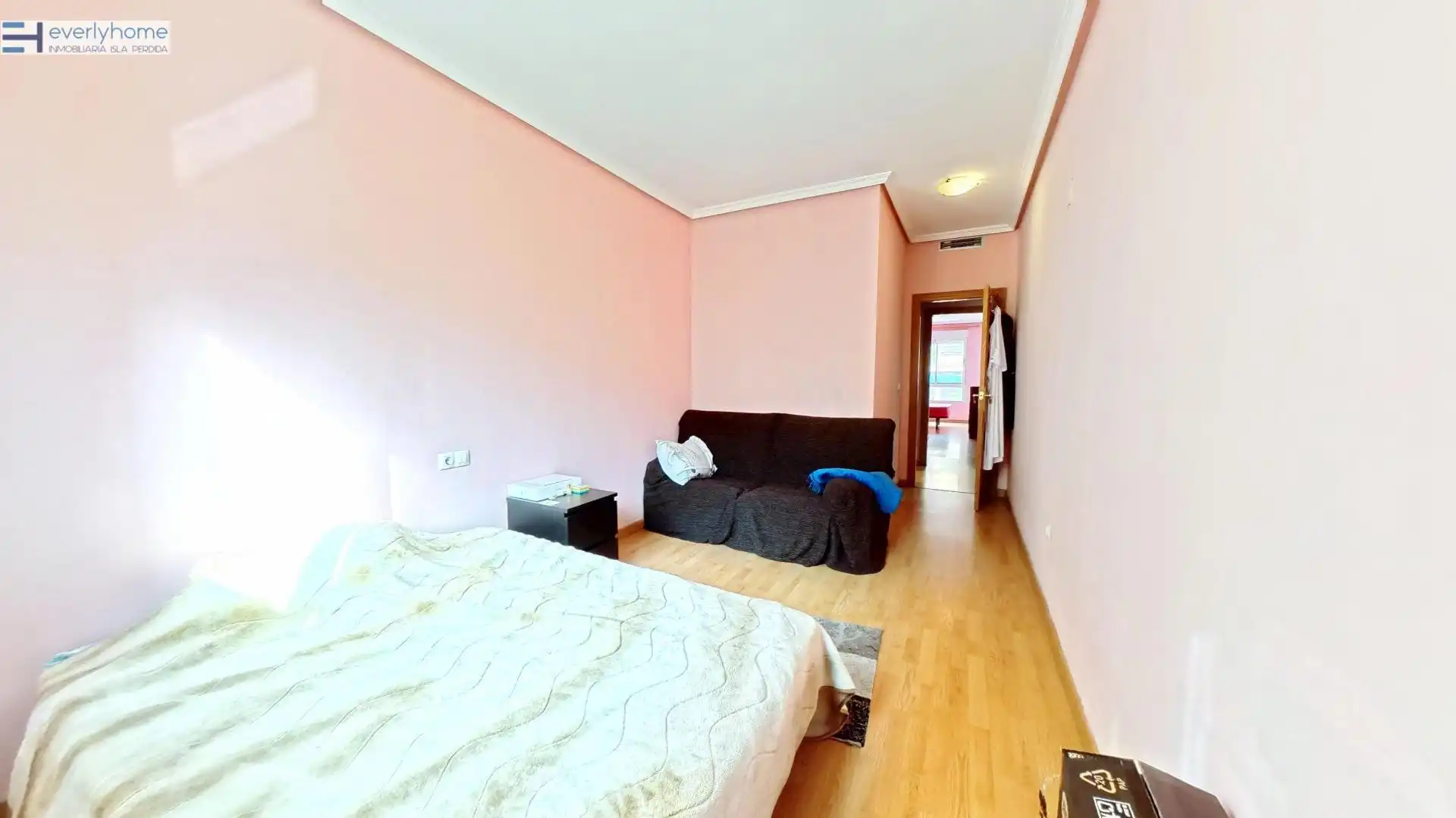 Habitación de Piso en venta en Castellón de la Plana / Castelló de la Plana con Parquet y Trastero