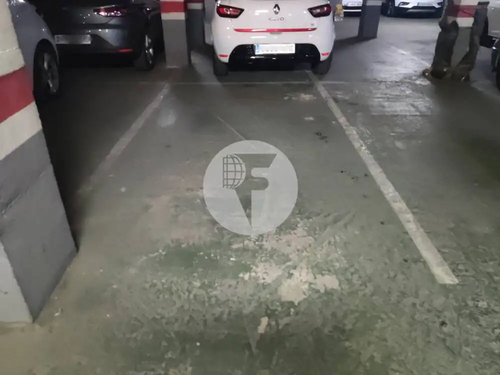Parkplatz zum Verkauf in Col.legis Nous