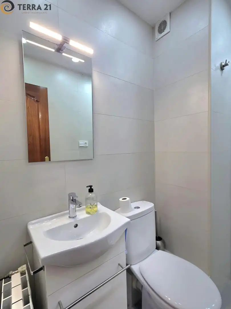 Badezimmer von Wohnung zur untervermieten in Jaén mit Klimaanlage, Heizung und Terrasse