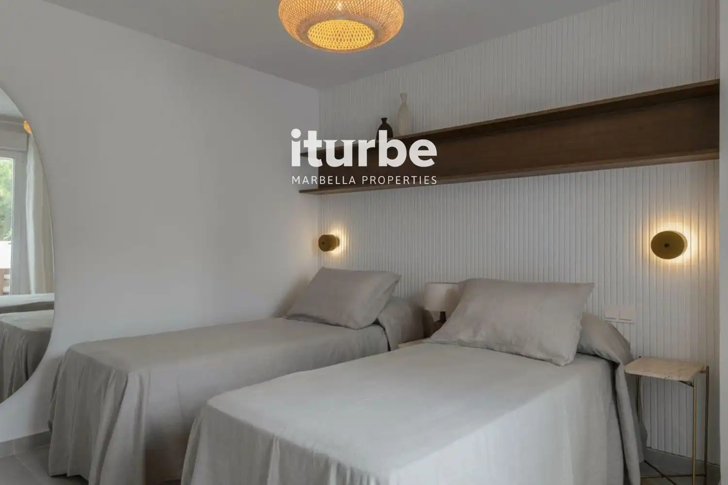Habitación de Casa adosada de alquiler en Marbella con Aire acondicionado, Terraza y Piscina