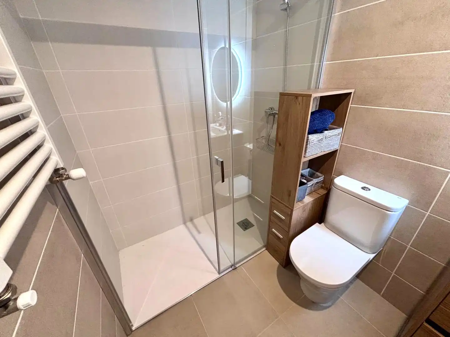 Bathroom of Flat for sale in Gijón   with Heating, Private garden and Parquet flooring