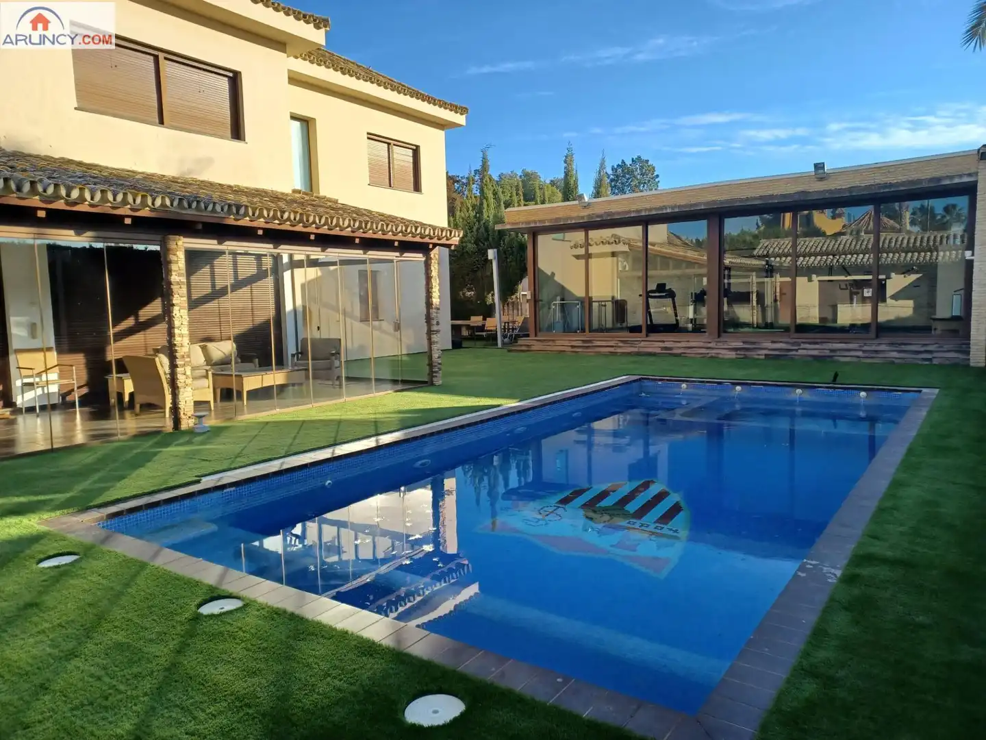 Piscina de Casa o xalet en venda en Alcalá de Guadaira amb Aire condicionat, Jardí privat i Traster