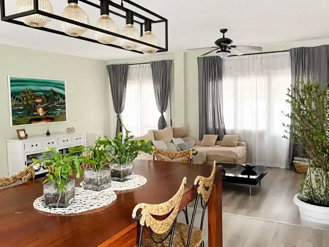 Sala d'estar de Casa o xalet en venda en Galapagar amb Aire condicionat i Piscina