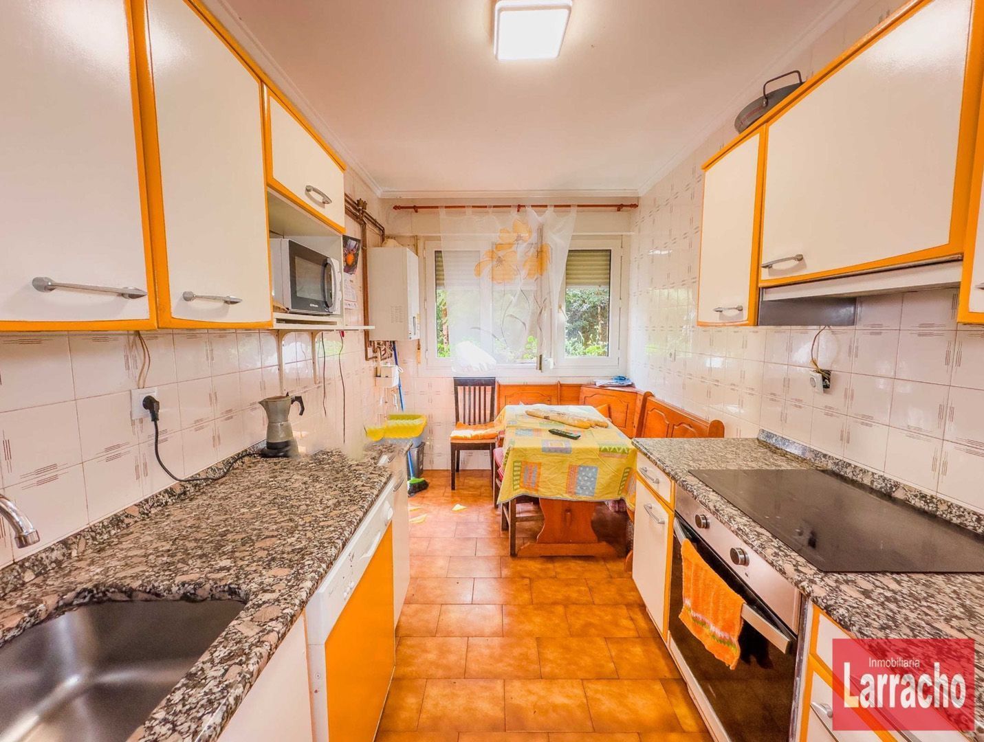 Kitchen of Flat for sale in Bergara  with Heating and Storage room