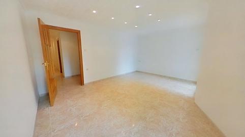 Photo 2 of Flat to rent in Torrefiel, Valencia