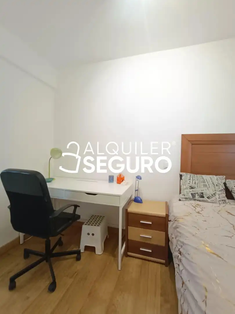 Bedroom of Flat for rent in Madrid  with Air Conditioner, Heating and Terrace