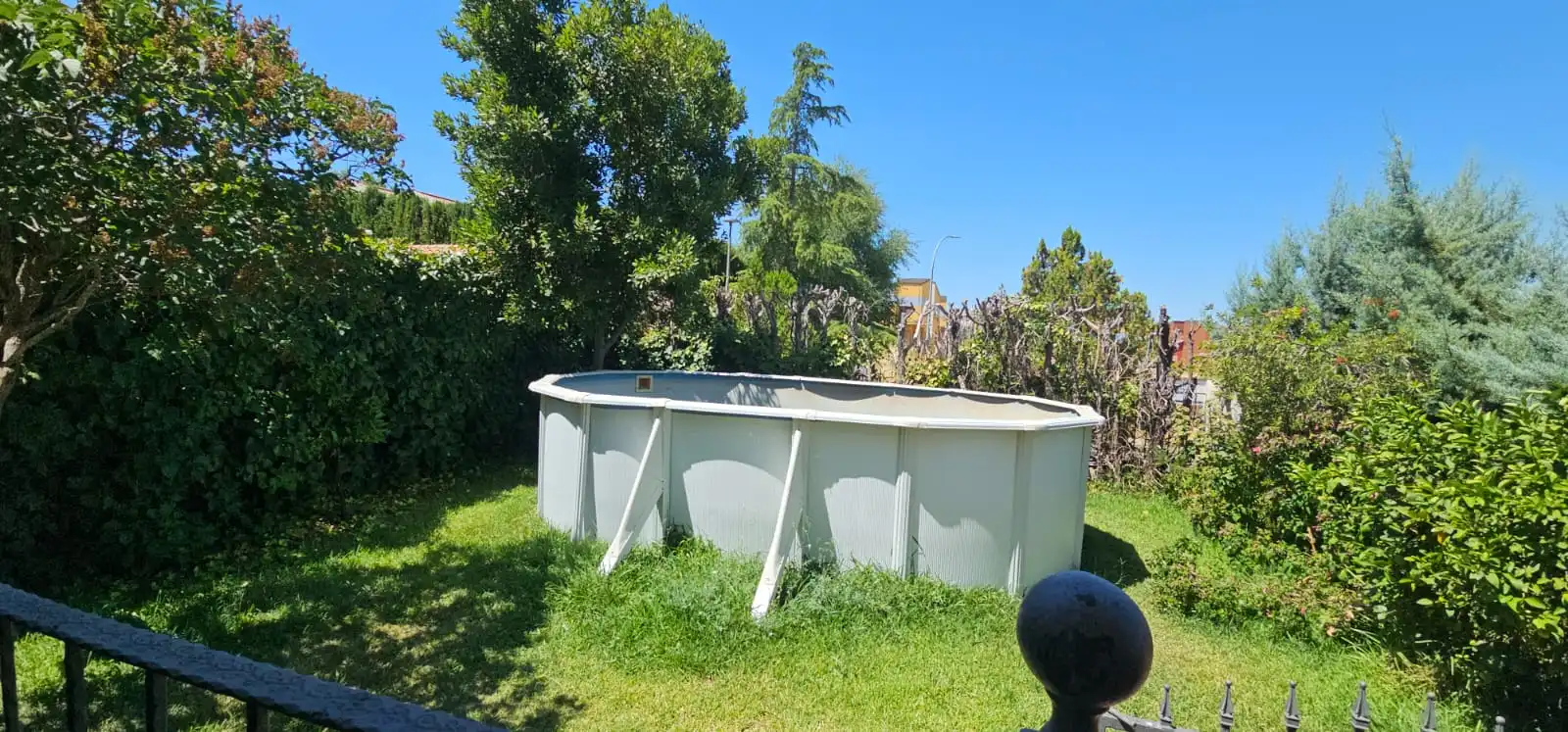 Piscina de Casa o xalet en venda en Puertollano amb Aire condicionat, Calefacció i Jardí privat
