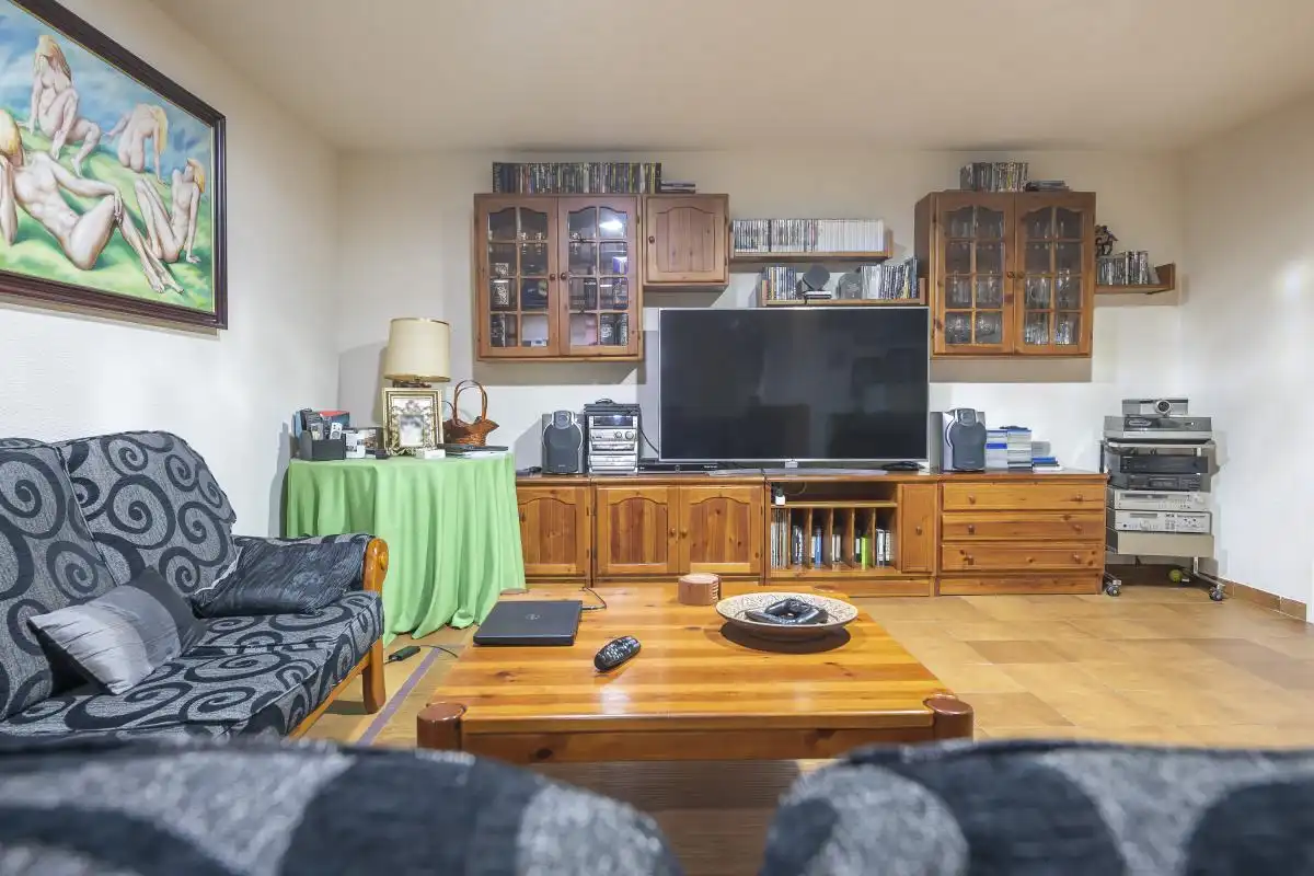 Sala de estar de Casa adosada en venta en Madrid con Aire acondicionado, Calefacción y Jardín privado