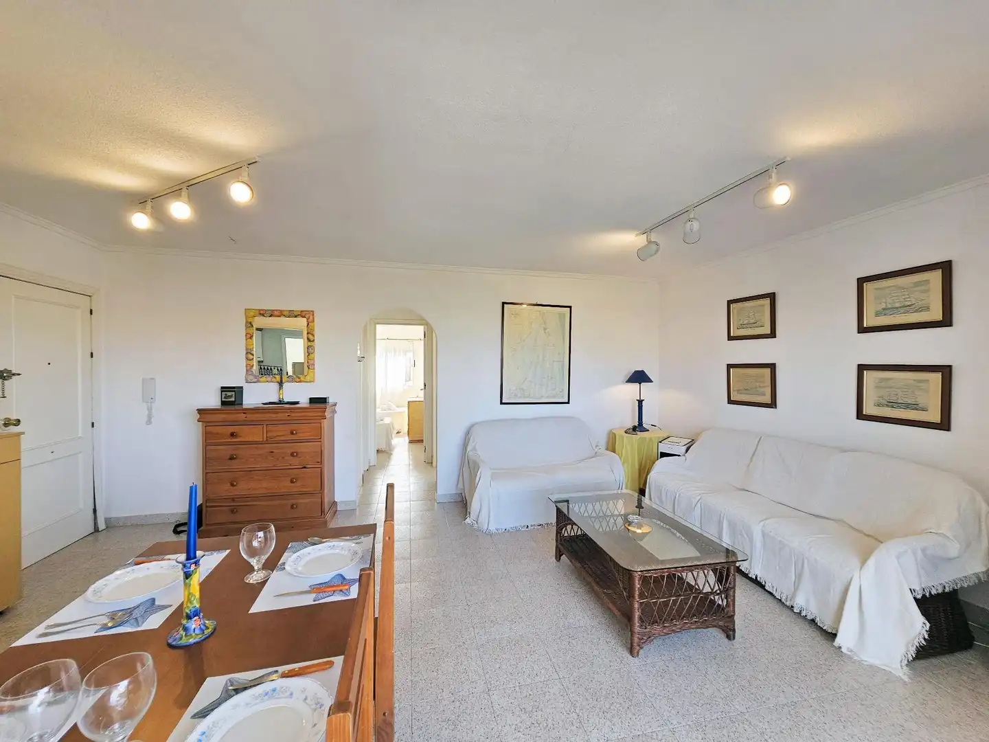 Habitación de Apartamento de alquiler en La Manga del Mar Menor con Terraza y Piscina