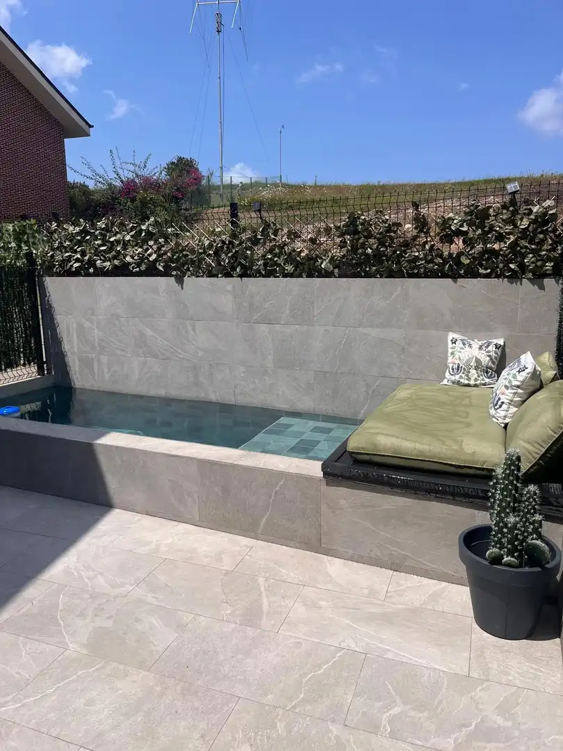 Piscina de Casa adosada en venta en Polanco con Calefacción, Jardín privado y Terraza