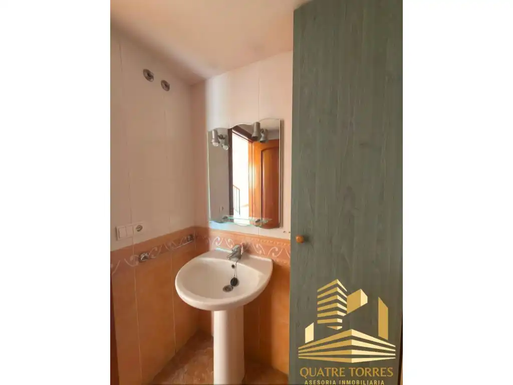Bathroom of Houses for sale in Beniparrell