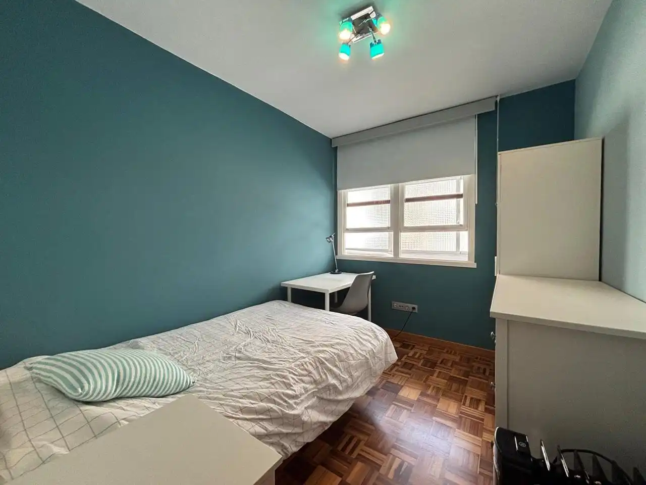 Schlafzimmer von Wohnung zur Miete in A Coruña Capital  mit Heizung
