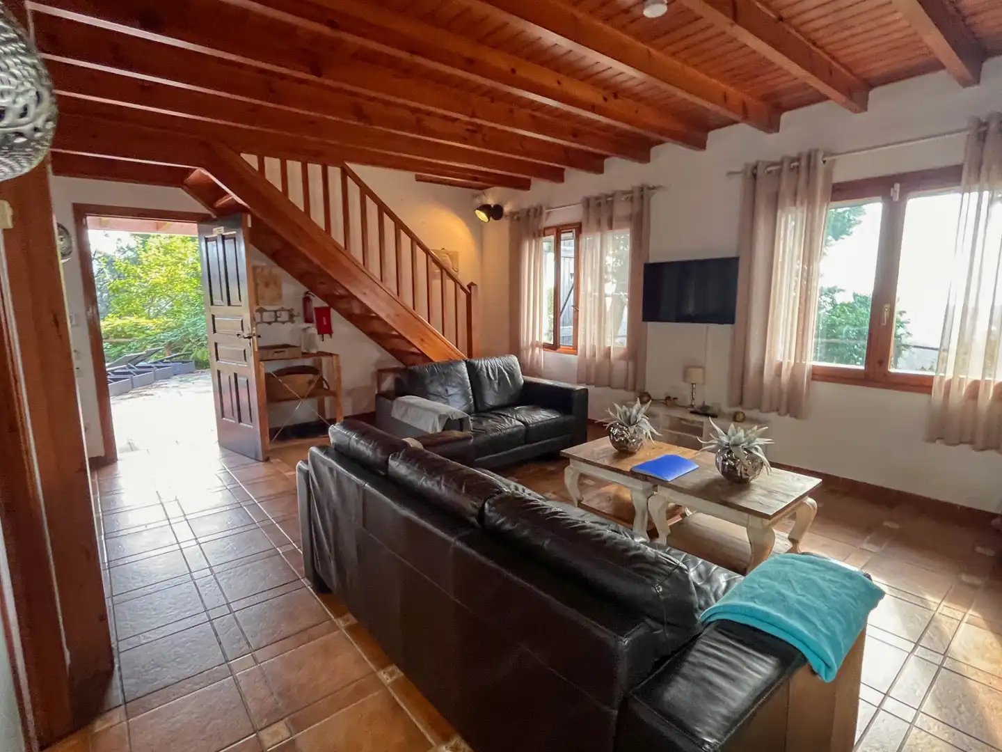 Sala de estar de Casa o chalet en venta en Sant Cebrià de Vallalta con Aire acondicionado, Calefacción y Jardín privado