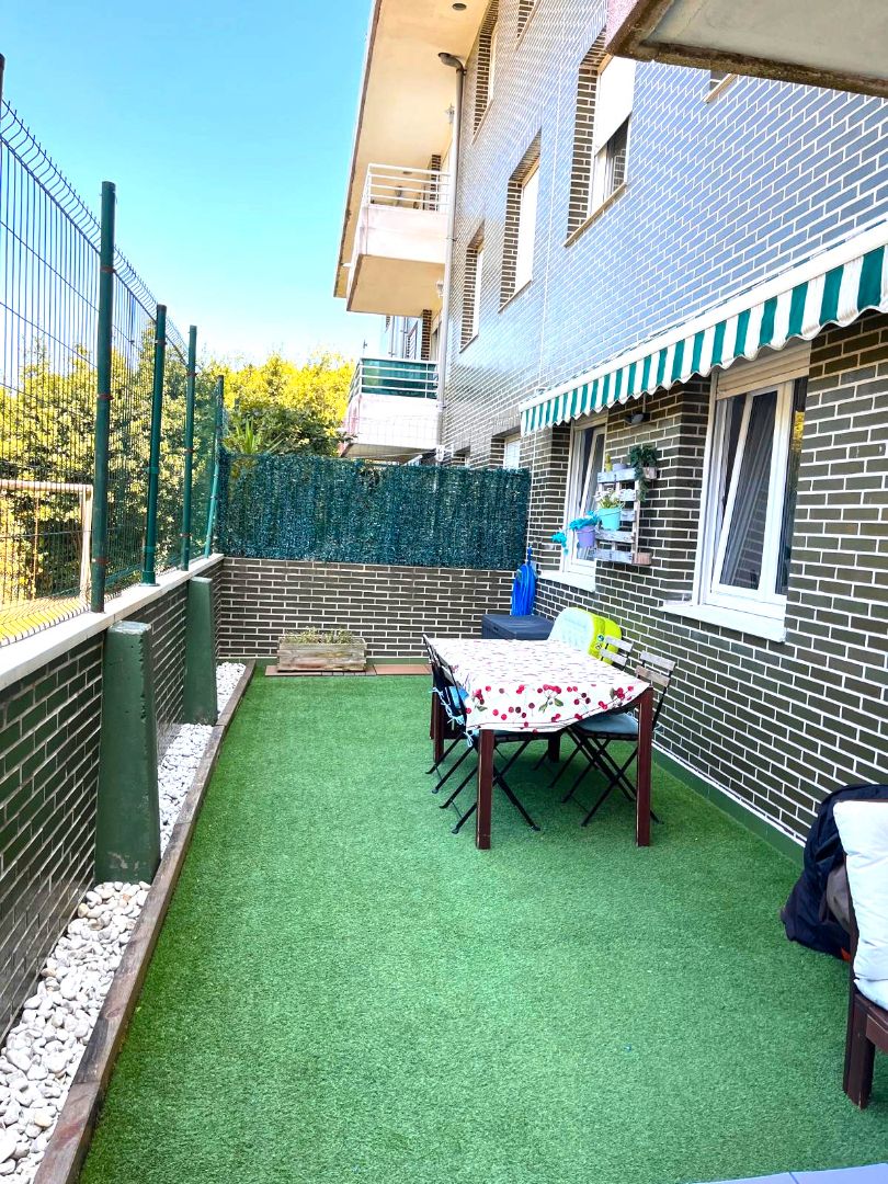 Terrassa de Planta baixa en venda en Castro-Urdiales amb Calefacció, Jardí privat i Parquet