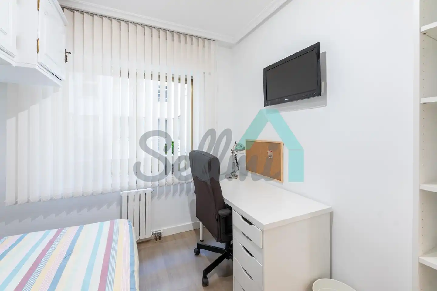 Habitación de Piso en venta en Oviedo  con Calefacción