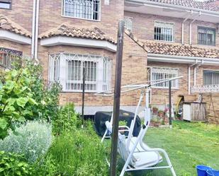 Jardí de Casa o xalet en venda en Parla amb Jardí privat i Terrassa