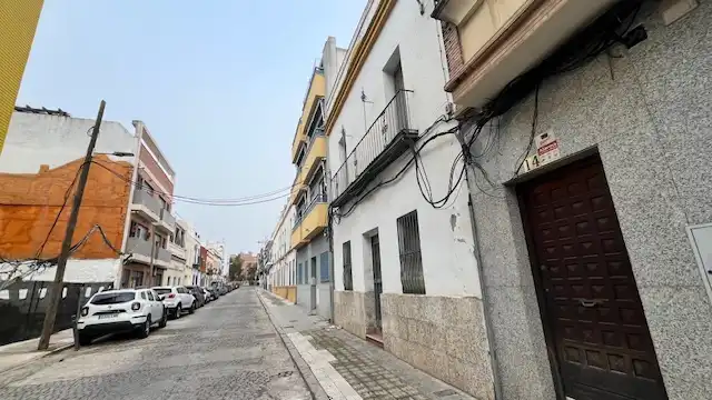 Außenansicht von Einfamilien-Reihenhaus zum Verkauf in Córdoba mit Balkon