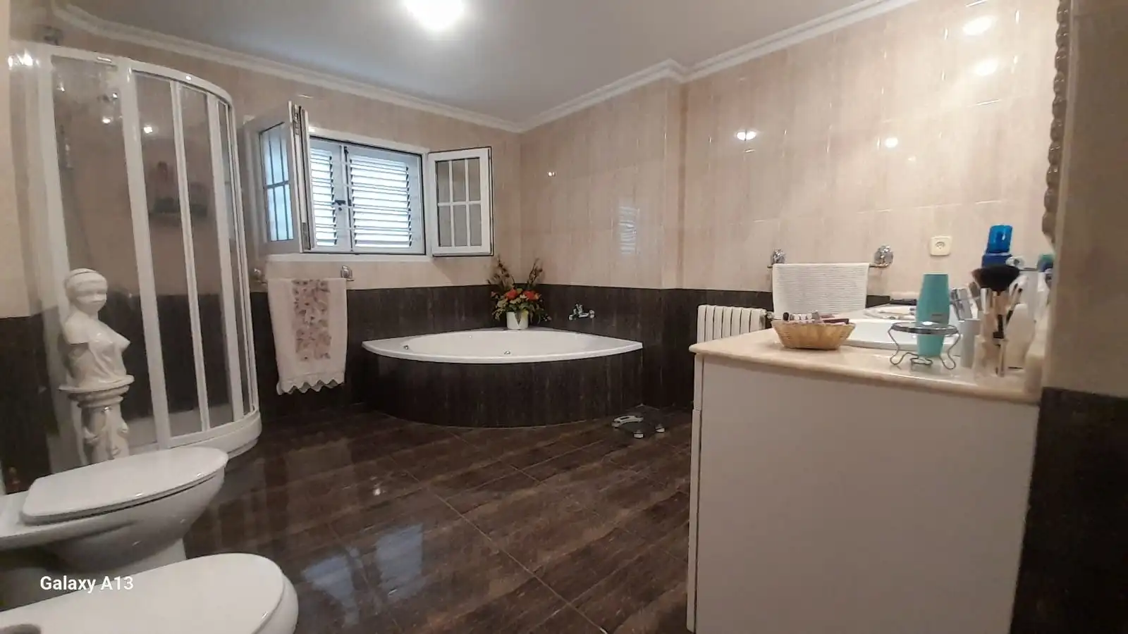 Bany de Casa o xalet en venda en Paterna amb Aire condicionat, Calefacció i Jardí privat