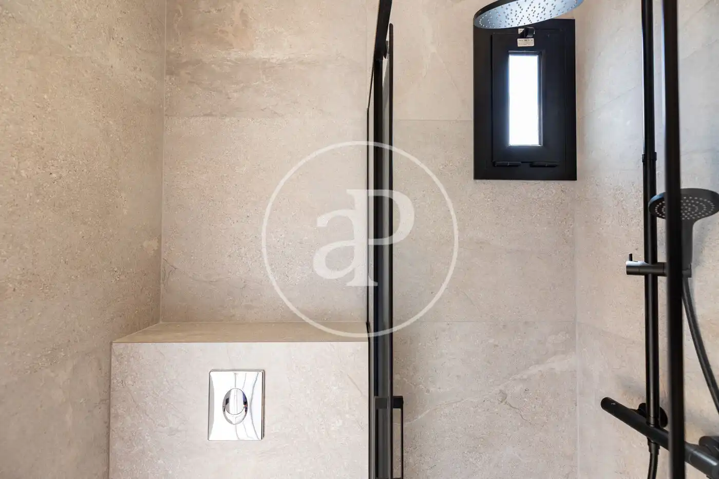 Baño de Piso en venta en Barcelona con Aire acondicionado, Calefacción y Amueblado