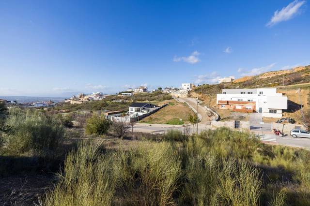 Terreno residencial en Venta en  Urb. Suelo Urb. P3 13 Manzana 7 en La Zubia Ciudad