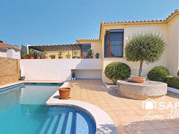 Casa con piscina in vendita a Carboneres - La Farella
