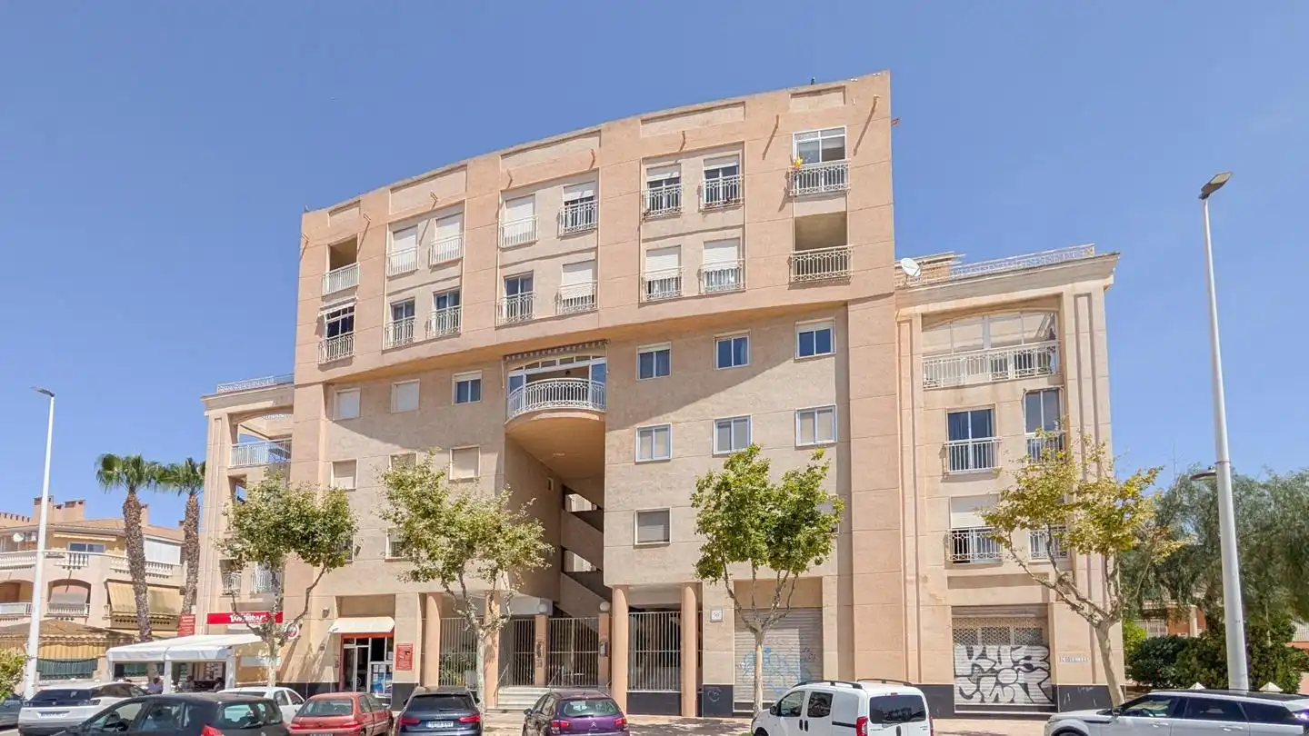 Außenansicht von Wohnung zum Verkauf in Santa Pola mit Klimaanlage, Terrasse und Möbliert
