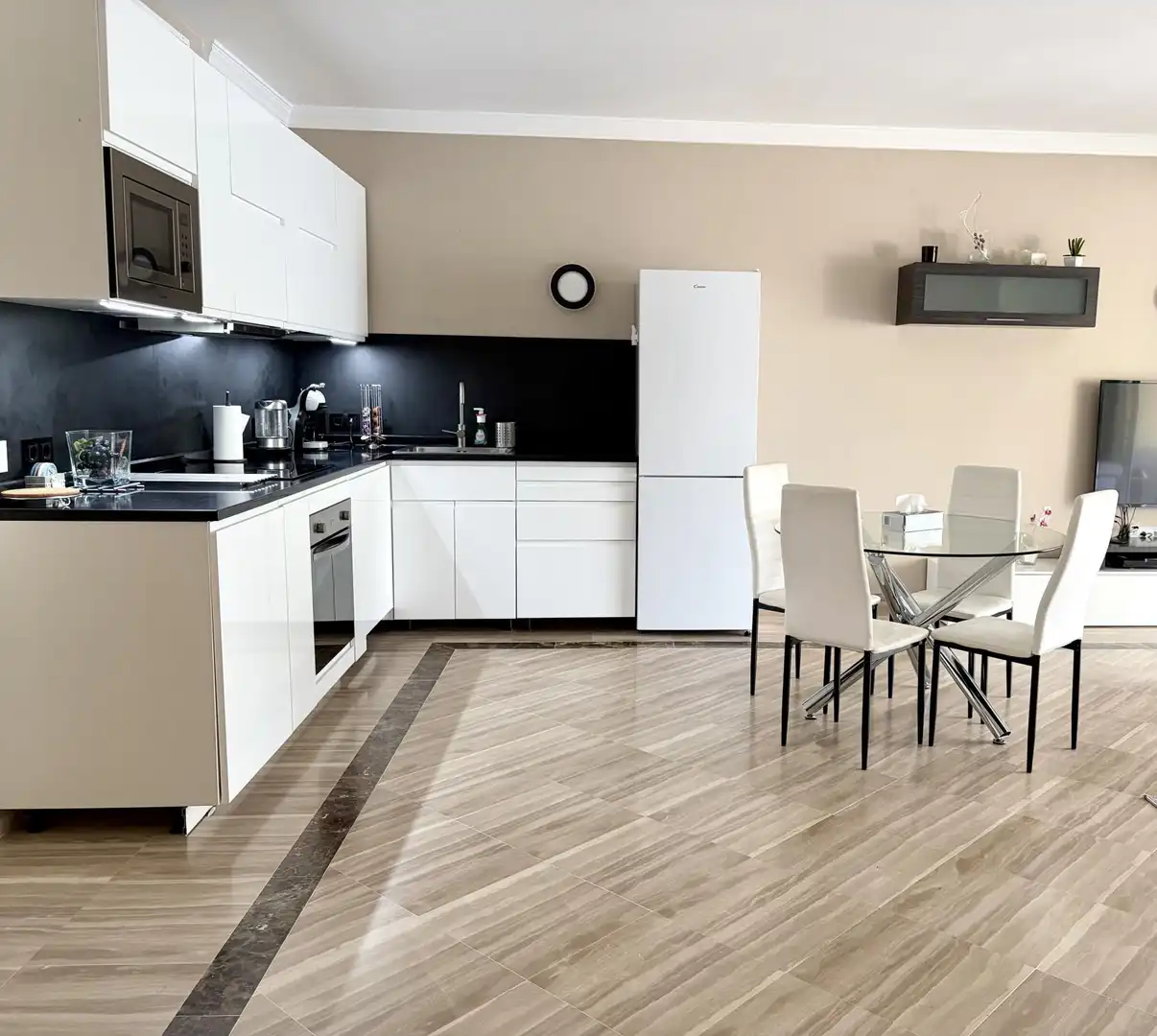 Cuina de Apartament de lloguer en Marbella amb Aire condicionat, Moblat i Balcó