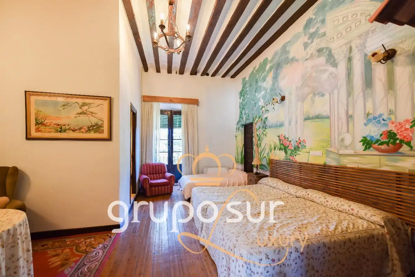 Country homes for sale in Olmedo  with Heating, Private garden and Parquet flooring