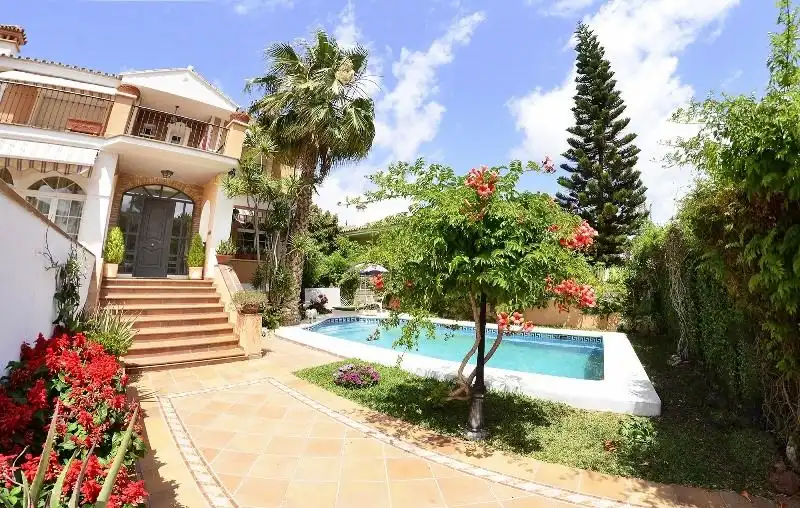 Jardí de Casa o xalet en venda en Alhaurín de la Torre amb Aire condicionat, Calefacció i Jardí privat