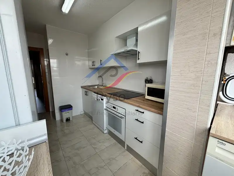 Flat for rent in Avenida de los Castros, Los Castros