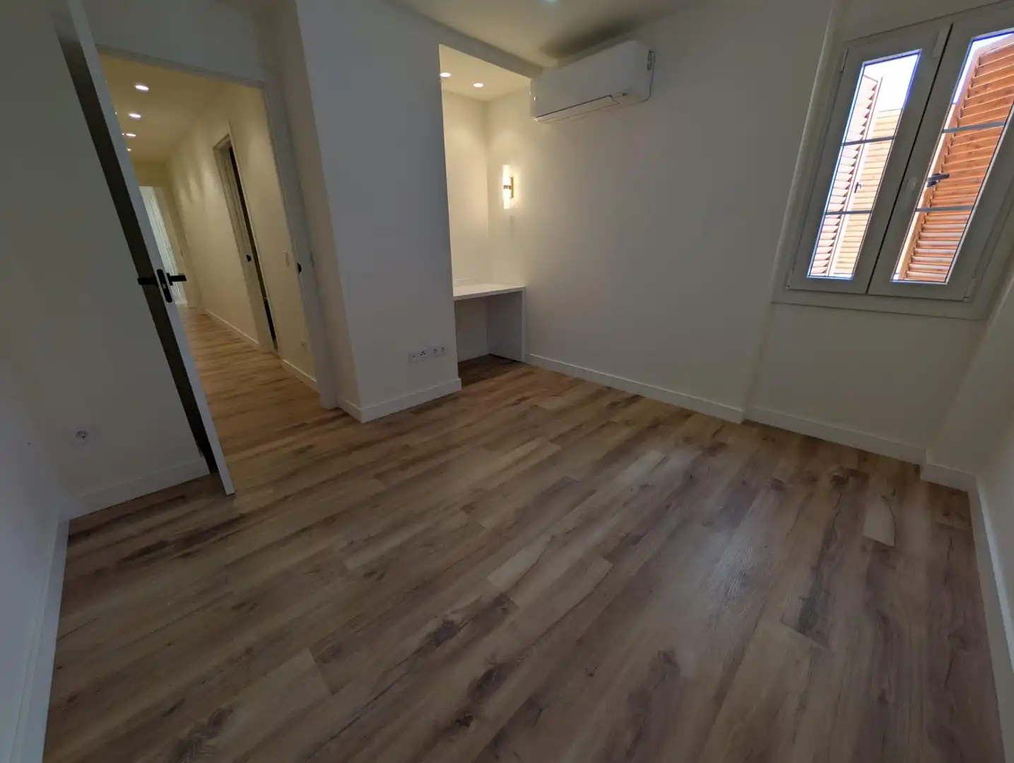 Flat for rent in Sevilla  with Air Conditioner, Heating and Balcony