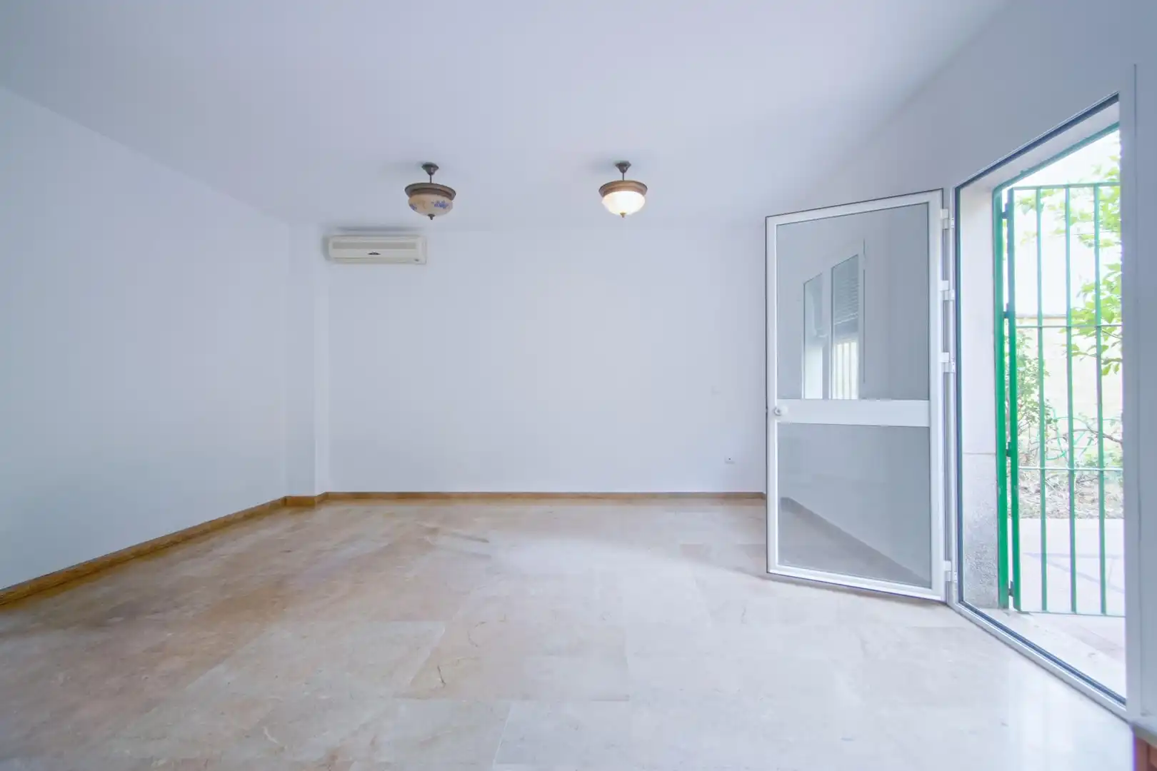 Casa bifamiliare con giardino in vendita a Villanueva del Ariscal, imagen 9