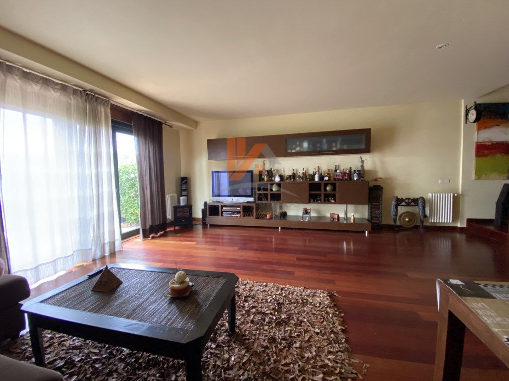 Living room of Houses for sale in Santiago de Compostela 