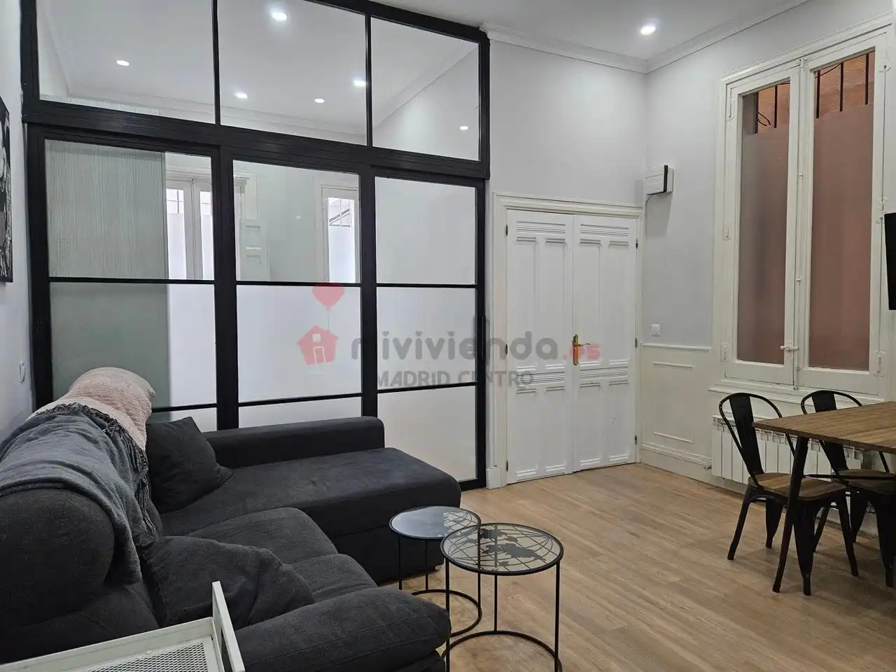 Sala d'estar de Planta baixa de lloguer en Madrid amb Aire condicionat, Calefacció i Moblat