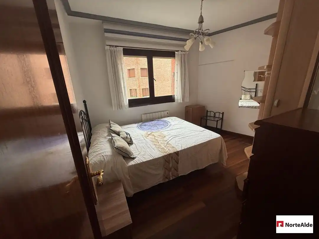 Bedroom of Flat for sale in Barakaldo   with Heating