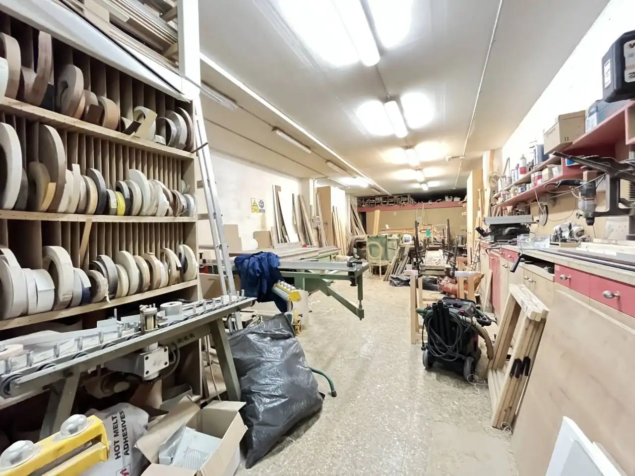 Local de alquiler en Cornellà de Llobregat