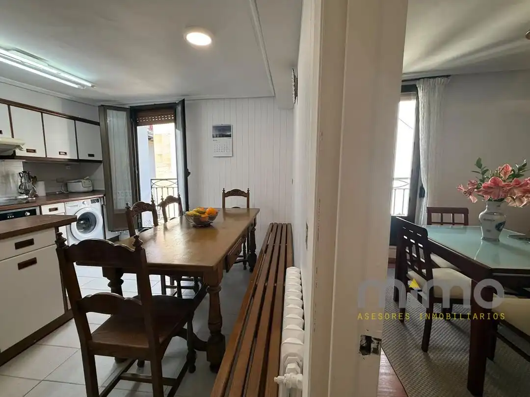 Comedor de Piso en venta en Donostia - San Sebastián  con Calefacción, Trastero y Balcón