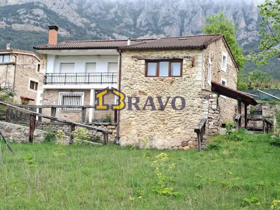 Casa amb jardí en venda a Merindad de Valdivielso, imagen 2