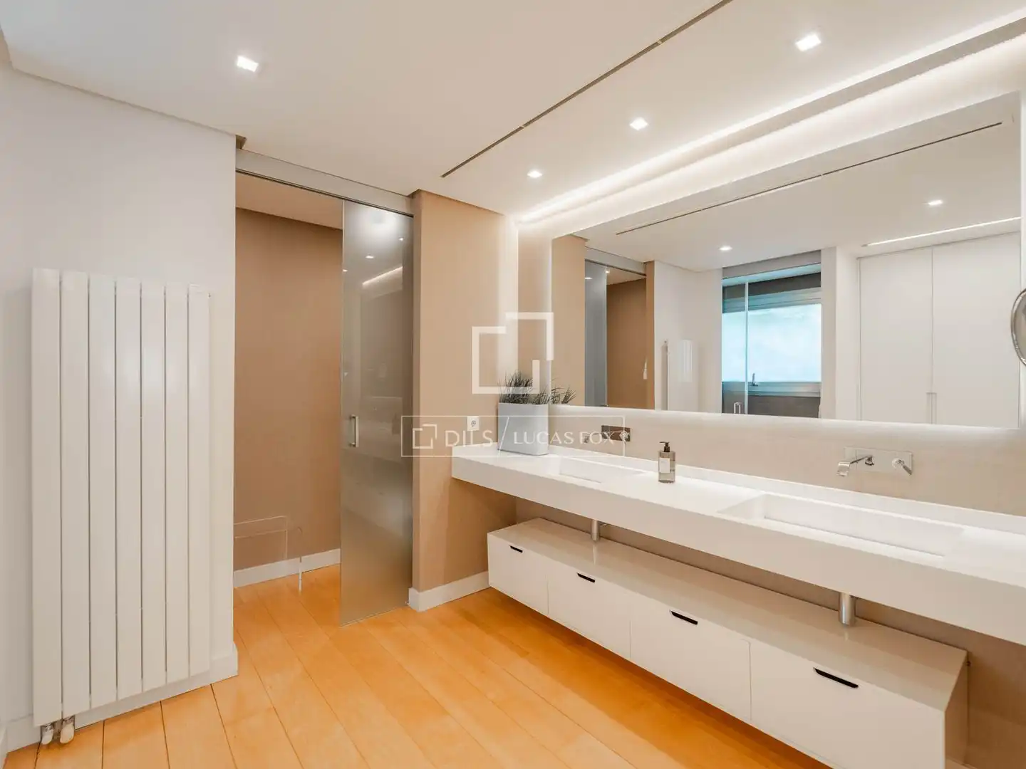 Baño de Casa o chalet en venta en Godella con Aire acondicionado, Calefacción y Jardín privado