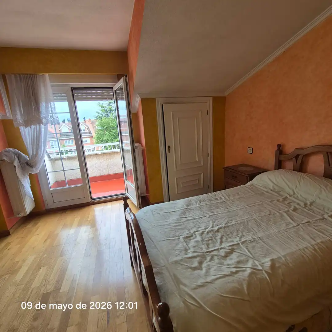 Dormitori de Casa o xalet en venda en San Andrés del Rabanedo amb Calefacció, Jardí privat i Parquet