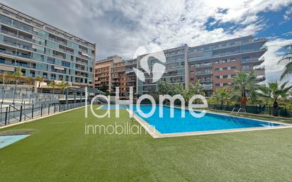 Piscina de Pis en venda en Paterna amb Aire condicionat i Terrassa