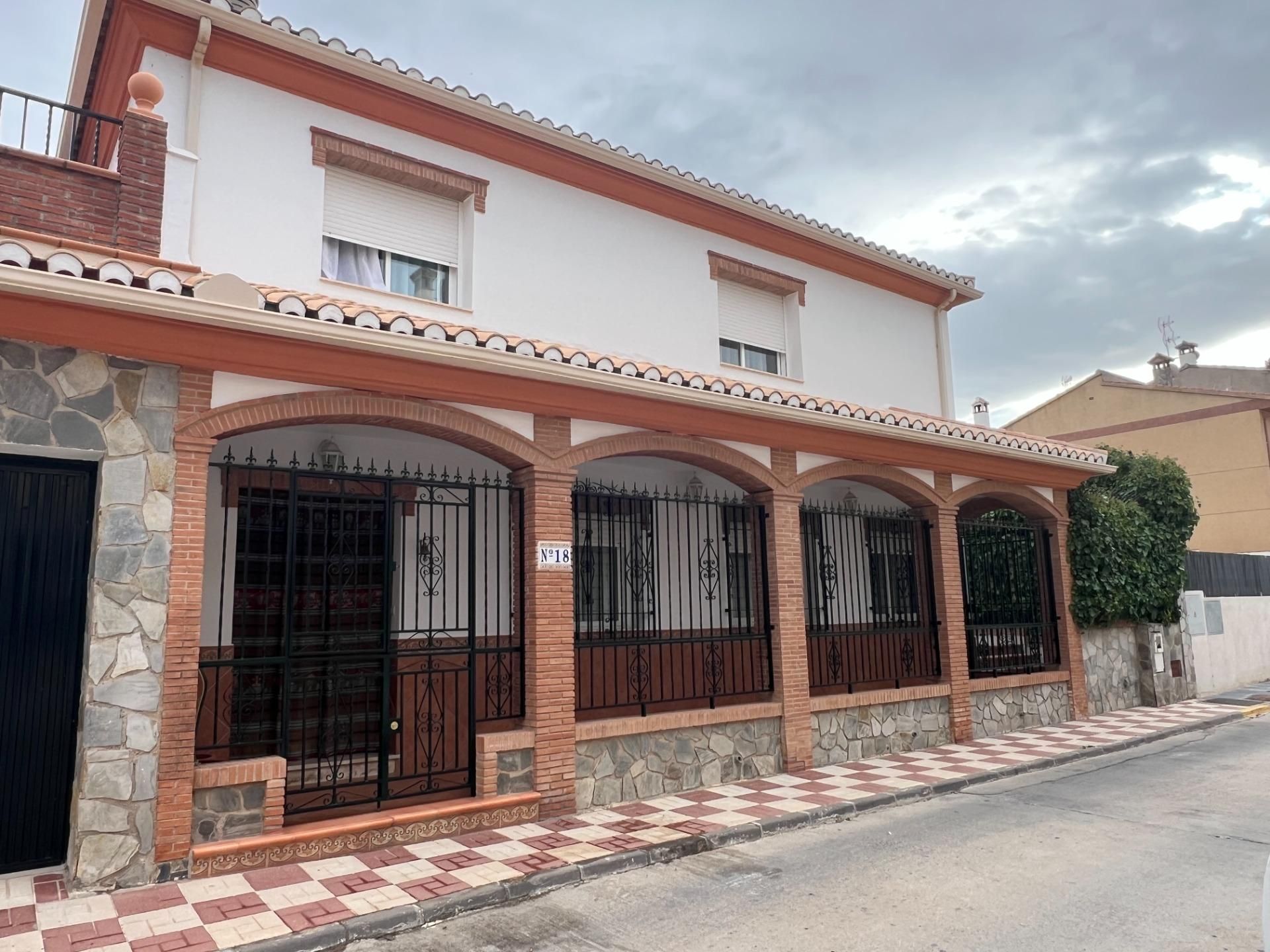 Vista exterior de Casa adosada en venta en Güevéjar con Aire acondicionado, Calefacción y Jardín privado