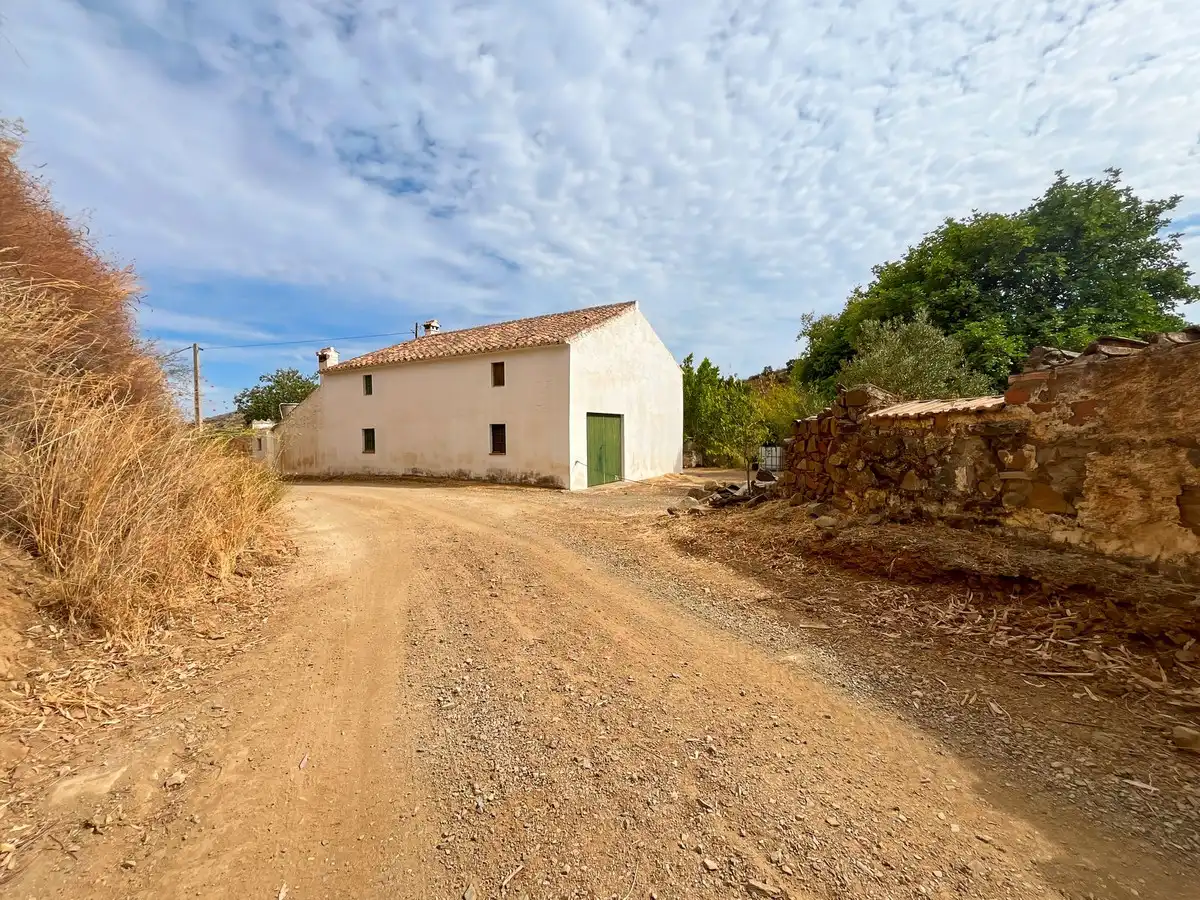Außenansicht von Country house zum Verkauf in Málaga mit Abstellraum